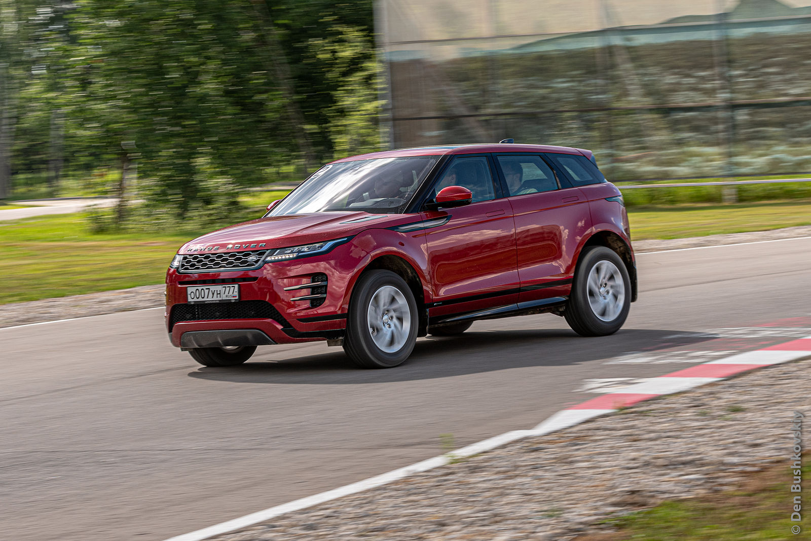 Фотограф Денис Бушковский. Range Rover Evoque 2019. Без названия