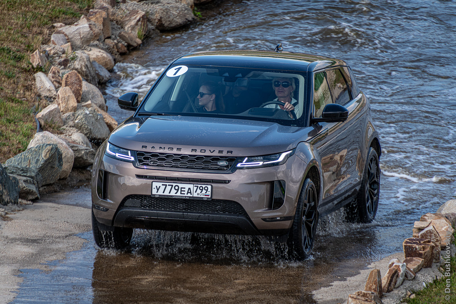 Фотограф Денис Бушковский. Range Rover Evoque 2019. Без названия
