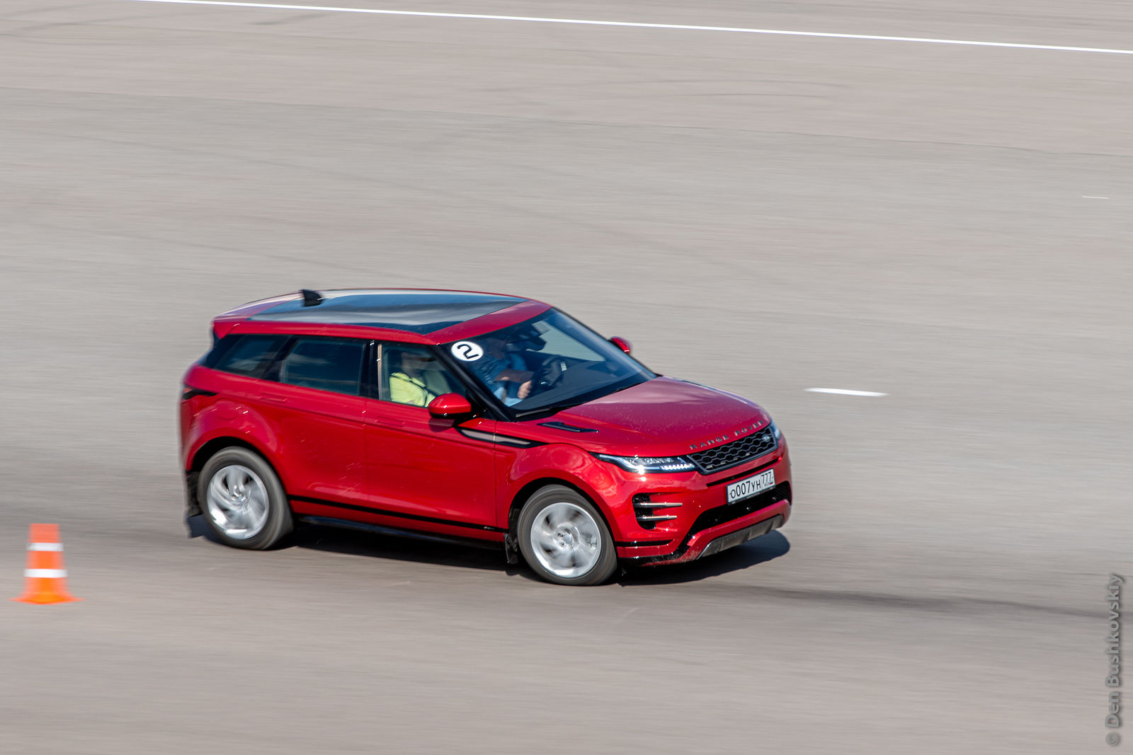 Фотограф Денис Бушковский. Range Rover Evoque 2019. Без названия