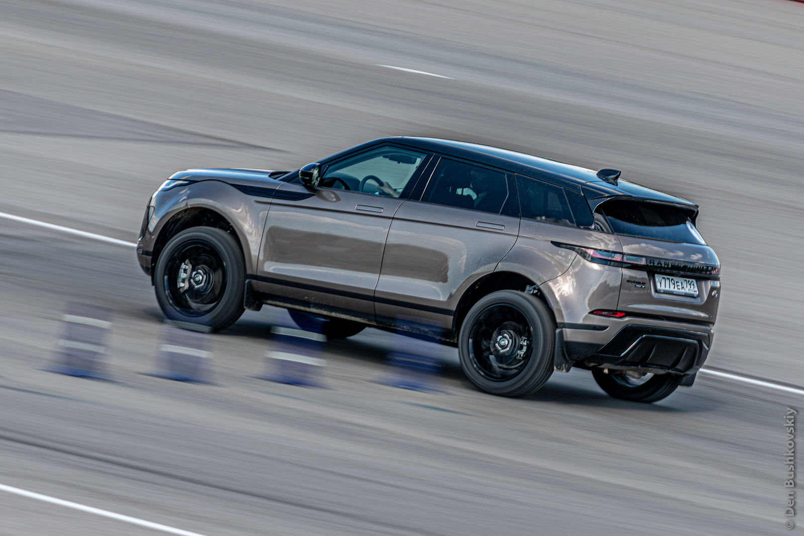 Фотограф Денис Бушковский. Range Rover Evoque 2019. Без названия
