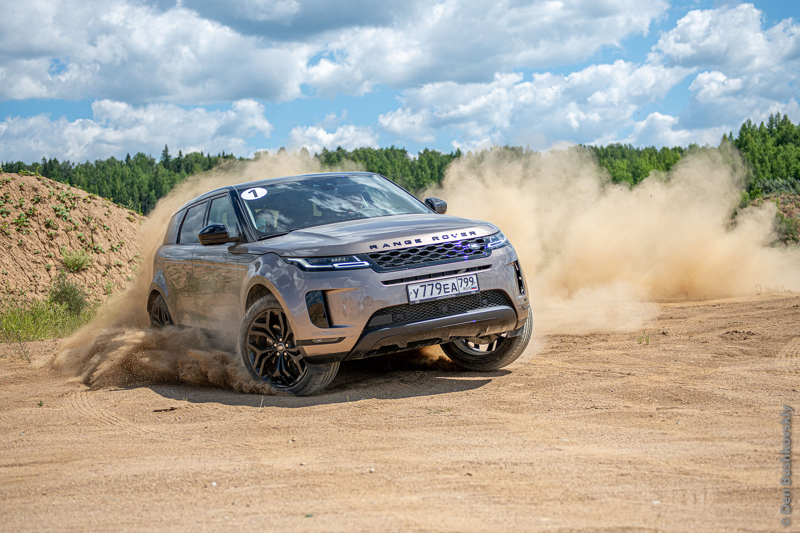 Фотограф Денис Бушковский. Range Rover Evoque 2019. Без названия