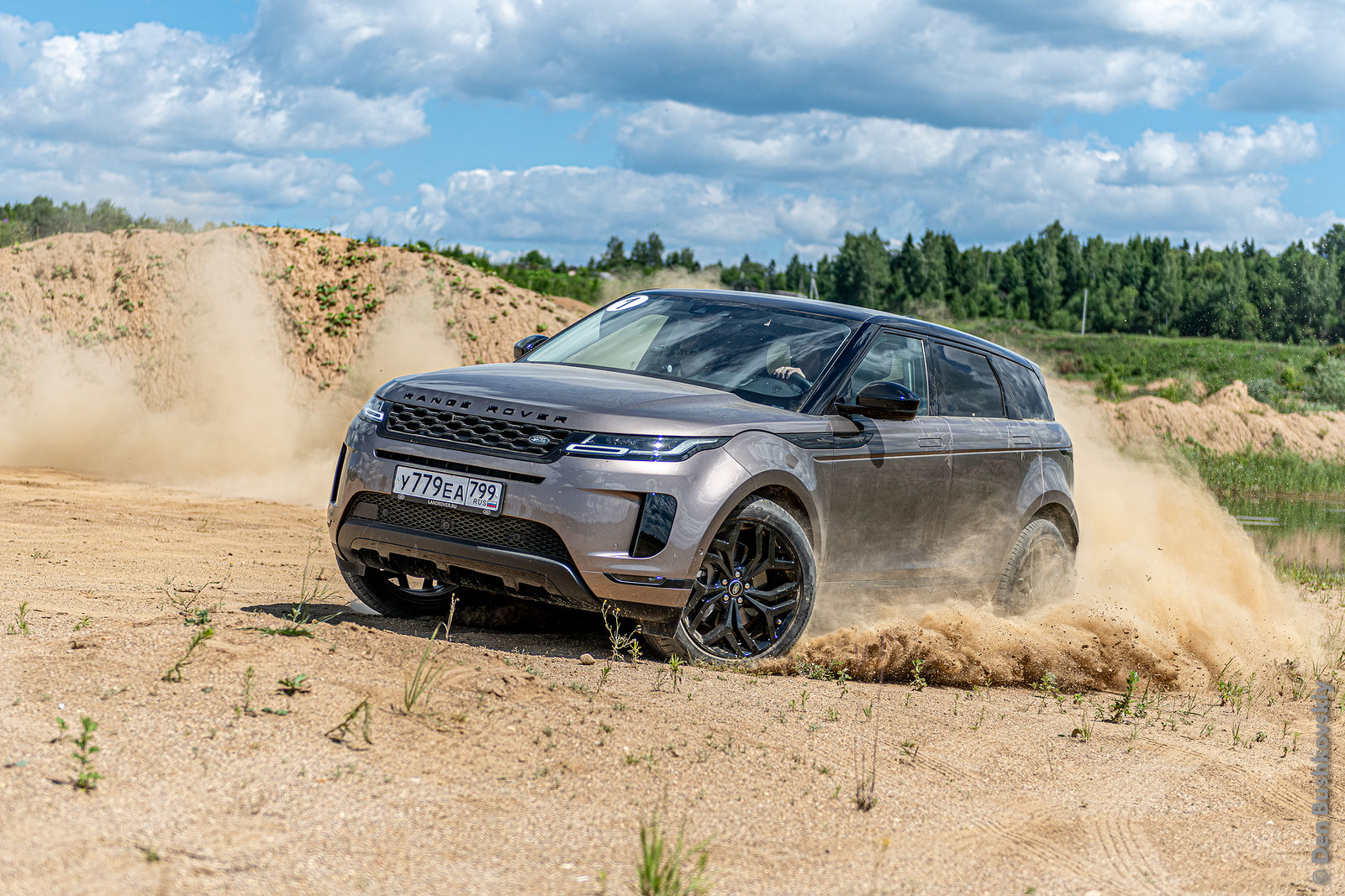 Фотограф Денис Бушковский. Range Rover Evoque 2019. Без названия